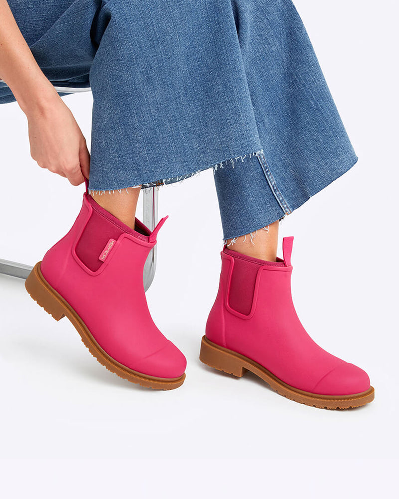 Merry People Bobbi Boot Fuschia