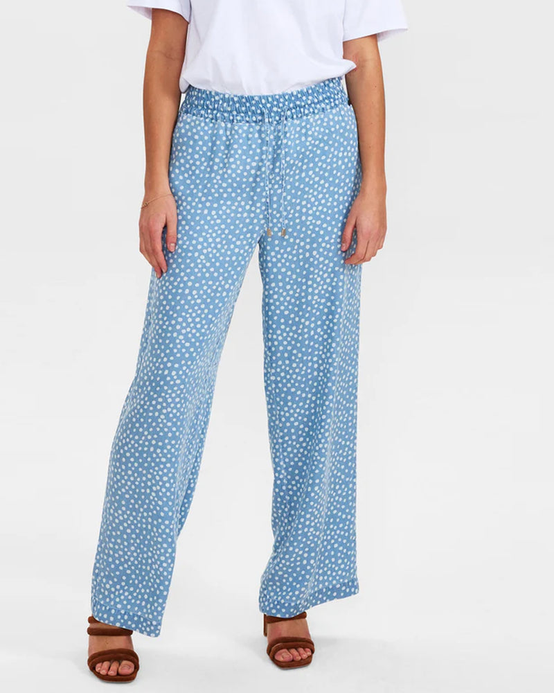 Numph Nupoulina Pant